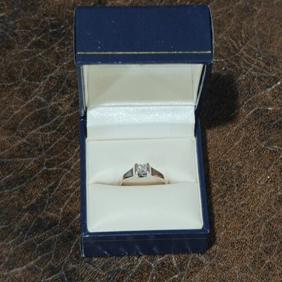 0.40ct Diamond Princess Ring – 14K Gold, Size 5 - Picture 3 of 7